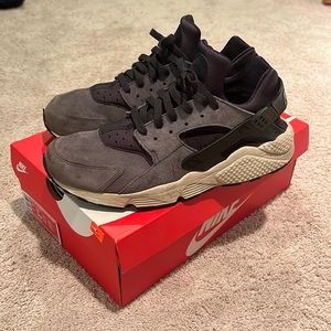Used Nike Huarache Premium